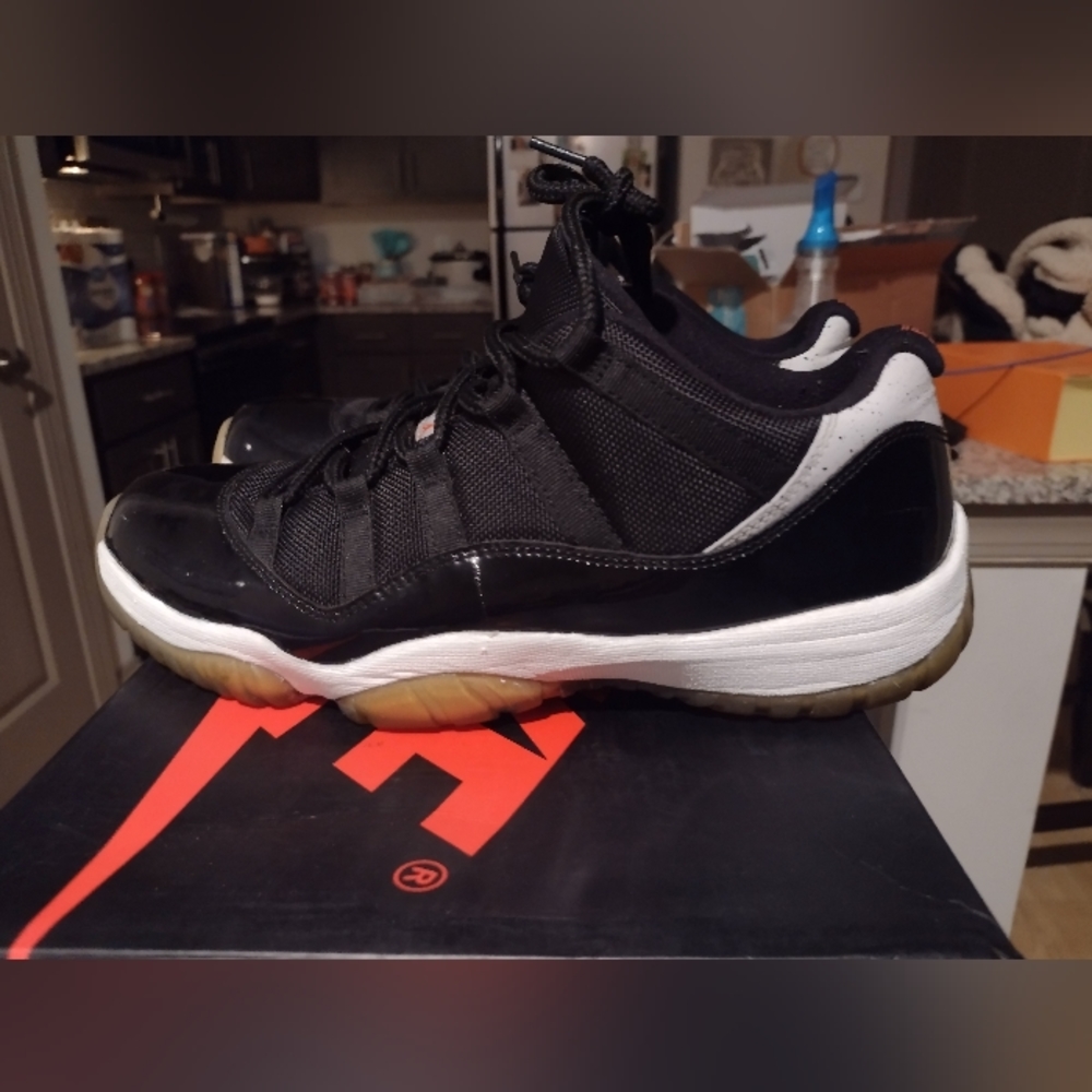 Jordan 11 Low Infrared